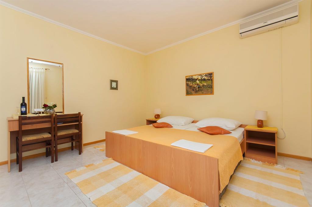 Rooms Vlahovic Слано Екстер'єр фото