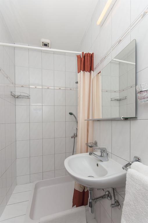 Rooms Vlahovic Слано Екстер'єр фото